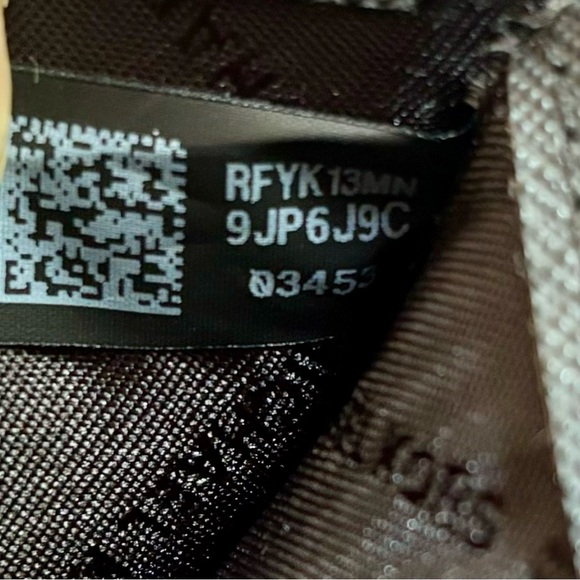 NWOT Michael Kors Large Saffiano Leather Jet Set Wallet - Picture 7 of 8